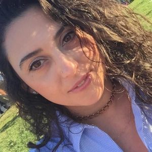 Meet your Posher, Yoli